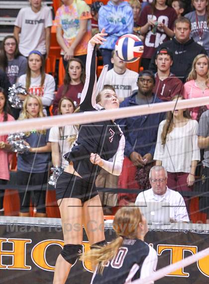 Thumbnail 1 in Plano vs. Round Rock (UIL 5A Region 2 Semifinal Playoff) photogallery.