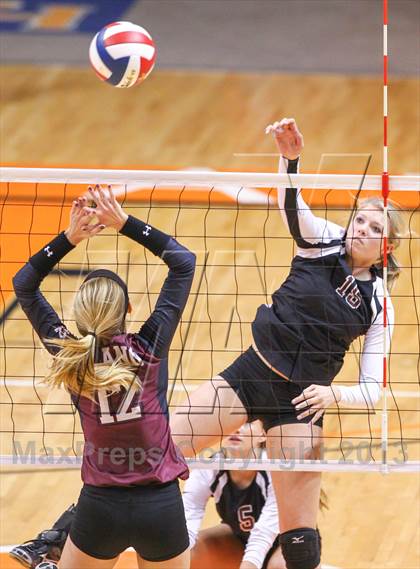 Thumbnail 2 in Plano vs. Round Rock (UIL 5A Region 2 Semifinal Playoff) photogallery.