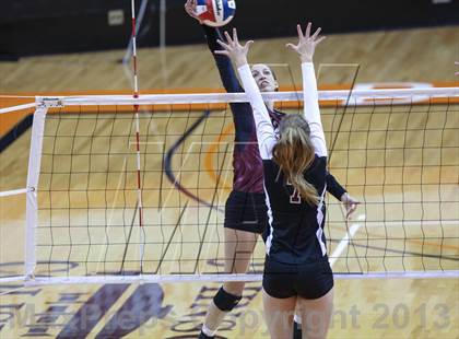 Thumbnail 1 in Plano vs. Round Rock (UIL 5A Region 2 Semifinal Playoff) photogallery.