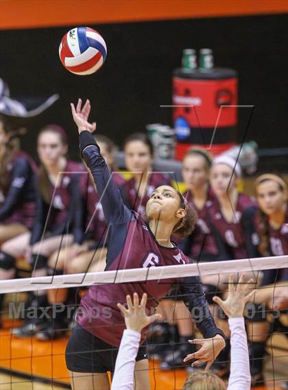 Thumbnail 3 in Plano vs. Round Rock (UIL 5A Region 2 Semifinal Playoff) photogallery.