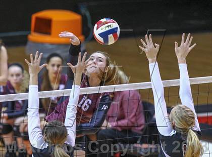 Thumbnail 3 in Plano vs. Round Rock (UIL 5A Region 2 Semifinal Playoff) photogallery.