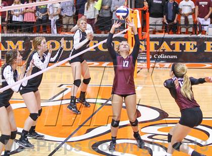 Thumbnail 2 in Plano vs. Round Rock (UIL 5A Region 2 Semifinal Playoff) photogallery.