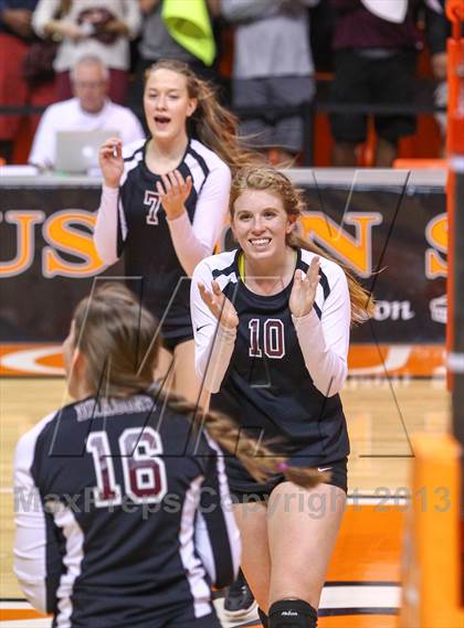 Thumbnail 2 in Plano vs. Round Rock (UIL 5A Region 2 Semifinal Playoff) photogallery.