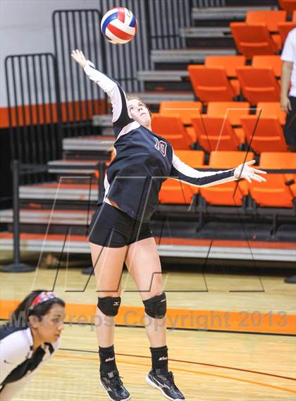 Thumbnail 3 in Plano vs. Round Rock (UIL 5A Region 2 Semifinal Playoff) photogallery.