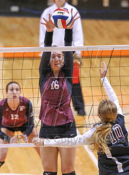 Thumbnail 2 in Plano vs. Round Rock (UIL 5A Region 2 Semifinal Playoff) photogallery.