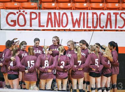Thumbnail 1 in Plano vs. Round Rock (UIL 5A Region 2 Semifinal Playoff) photogallery.