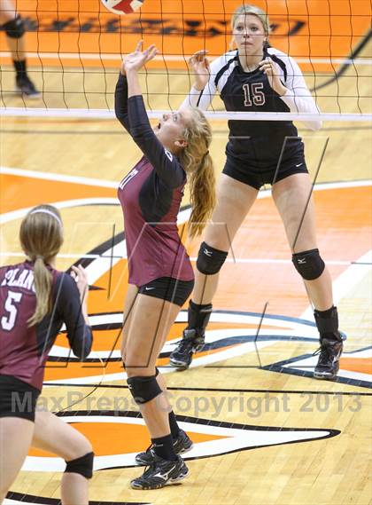Thumbnail 3 in Plano vs. Round Rock (UIL 5A Region 2 Semifinal Playoff) photogallery.
