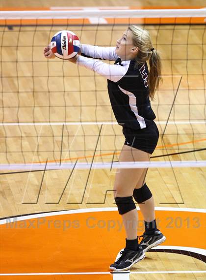 Thumbnail 1 in Plano vs. Round Rock (UIL 5A Region 2 Semifinal Playoff) photogallery.