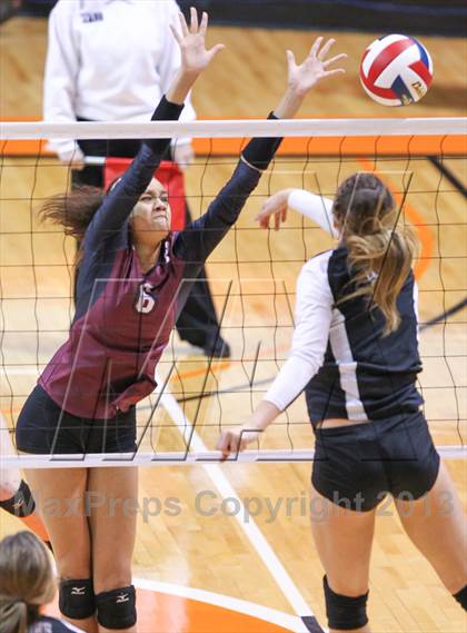 Thumbnail 2 in Plano vs. Round Rock (UIL 5A Region 2 Semifinal Playoff) photogallery.