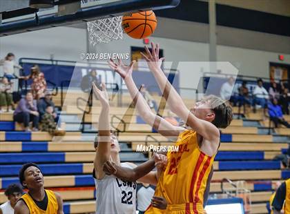 Thumbnail 1 in Clarke Central vs. Marietta (Lemon Street Classic) photogallery.