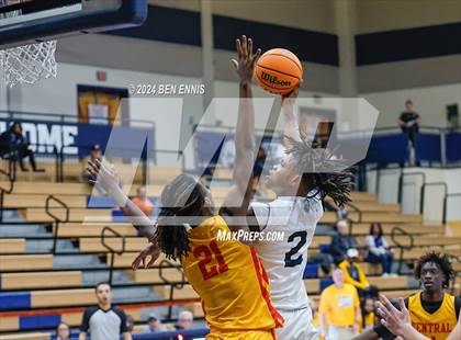 Thumbnail 1 in Clarke Central vs. Marietta (Lemon Street Classic) photogallery.