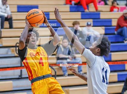 Thumbnail 2 in Clarke Central vs. Marietta (Lemon Street Classic) photogallery.