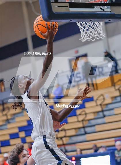 Thumbnail 2 in Clarke Central vs. Marietta (Lemon Street Classic) photogallery.