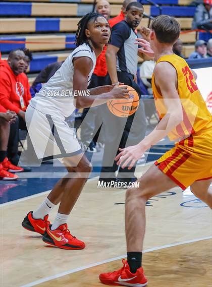 Thumbnail 3 in Clarke Central vs. Marietta (Lemon Street Classic) photogallery.