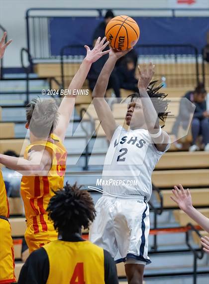 Thumbnail 3 in Clarke Central vs. Marietta (Lemon Street Classic) photogallery.