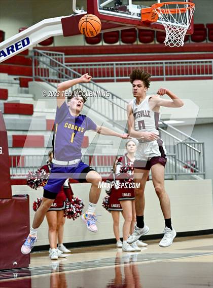 Thumbnail 3 in Fountain Lake vs Huntsville (AAA 4A-North Regional first round) photogallery.