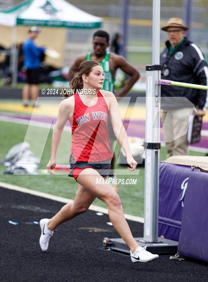 Thumbnail 2 in 2024 New Haven Relays  photogallery.