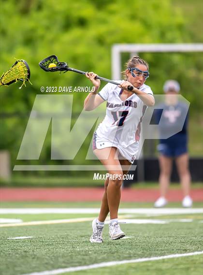 Thumbnail 3 in Reading Memorial vs. Lincoln-Sudbury (MIAA Division 1 Semifinal) photogallery.