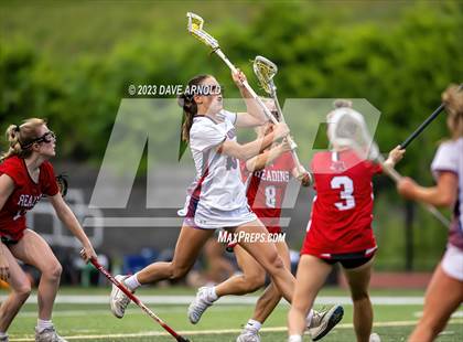Thumbnail 2 in Reading Memorial vs. Lincoln-Sudbury (MIAA Division 1 Semifinal) photogallery.