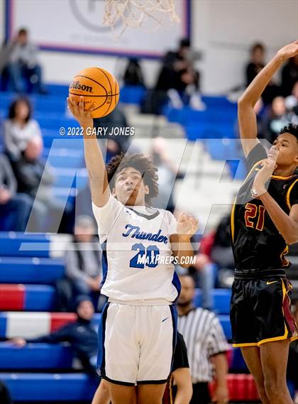 Thumbnail 3 in Clovis West vs Rocklin (NorCal Tip-Off Final) photogallery.