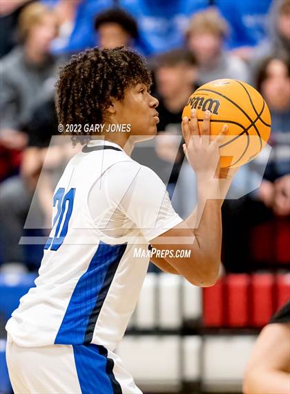 Thumbnail 2 in Clovis West vs Rocklin (NorCal Tip-Off Final) photogallery.
