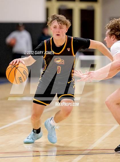 Thumbnail 3 in Clovis West vs Rocklin (NorCal Tip-Off Final) photogallery.