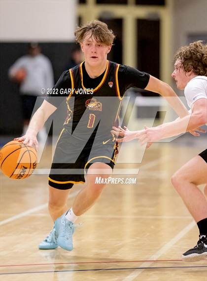 Thumbnail 1 in Clovis West vs Rocklin (NorCal Tip-Off Final) photogallery.