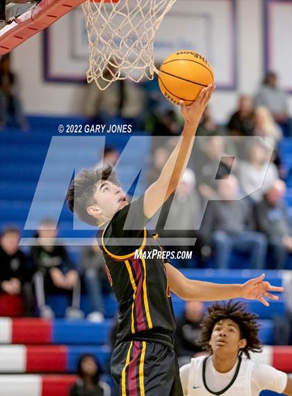 Thumbnail 3 in Clovis West vs Rocklin (NorCal Tip-Off Final) photogallery.