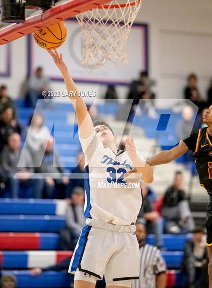 Thumbnail 3 in Clovis West vs Rocklin (NorCal Tip-Off Final) photogallery.