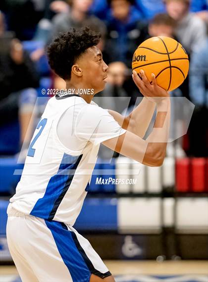 Thumbnail 3 in Clovis West vs Rocklin (NorCal Tip-Off Final) photogallery.