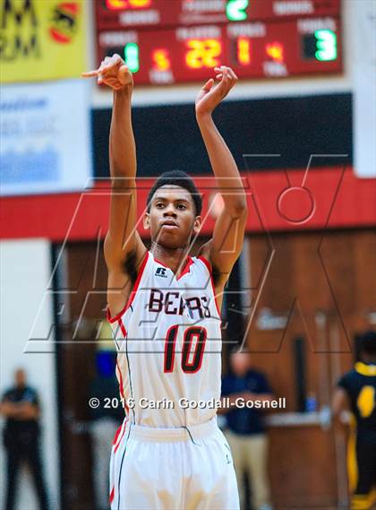 Thumbnail 2 in Pamlico County vs. New Bern photogallery.