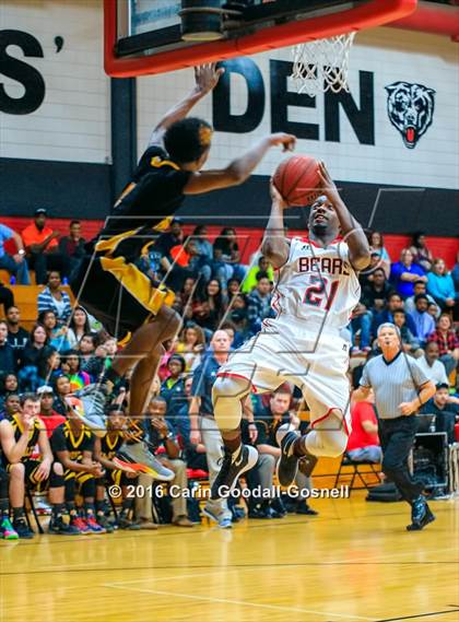 Thumbnail 2 in Pamlico County vs. New Bern photogallery.