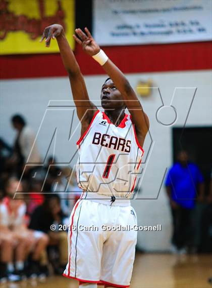 Thumbnail 3 in Pamlico County vs. New Bern photogallery.