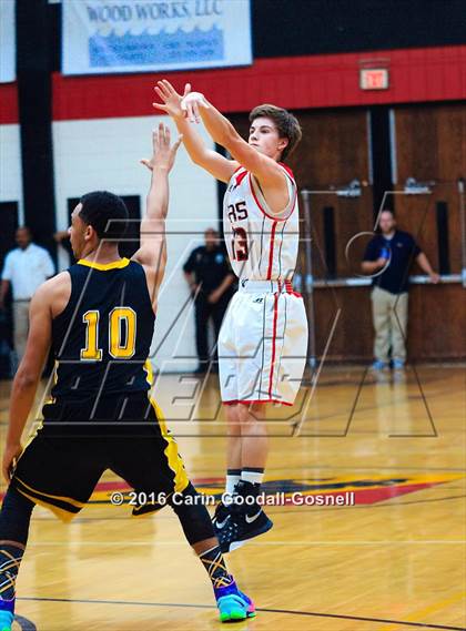 Thumbnail 2 in Pamlico County vs. New Bern photogallery.