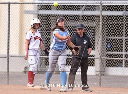 Thumbnail 3 in Burlingame vs. Hillsdale photogallery.