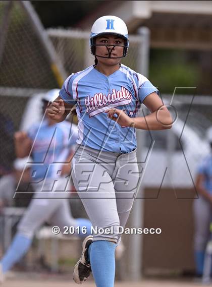 Thumbnail 2 in Burlingame vs. Hillsdale photogallery.