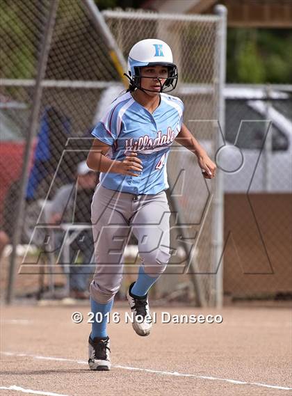 Thumbnail 2 in Burlingame vs. Hillsdale photogallery.