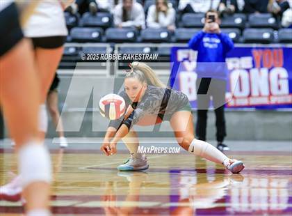 Thumbnail 3 in Clifton vs. Boyd (UIL 3A D2 Volleyball Final) photogallery.