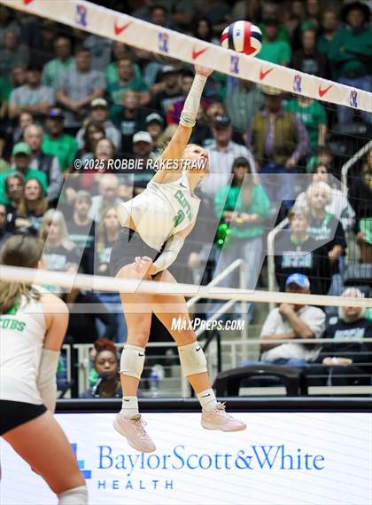 Thumbnail 3 in Clifton vs. Boyd (UIL 3A D2 Volleyball Final) photogallery.