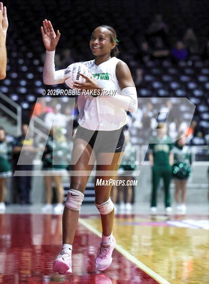 Thumbnail 3 in Clifton vs. Boyd (UIL 3A D2 Volleyball Final) photogallery.