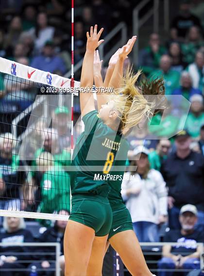Thumbnail 3 in Clifton vs. Boyd (UIL 3A D2 Volleyball Final) photogallery.