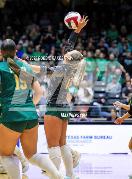 Thumbnail 2 in Clifton vs. Boyd (UIL 3A D2 Volleyball Final) photogallery.