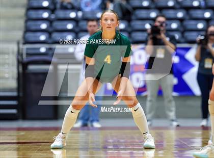 Thumbnail 1 in Clifton vs. Boyd (UIL 3A D2 Volleyball Final) photogallery.