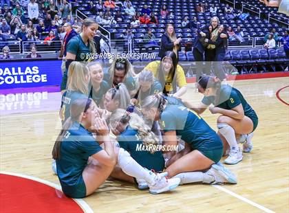 Thumbnail 3 in Clifton vs. Boyd (UIL 3A D2 Volleyball Final) photogallery.