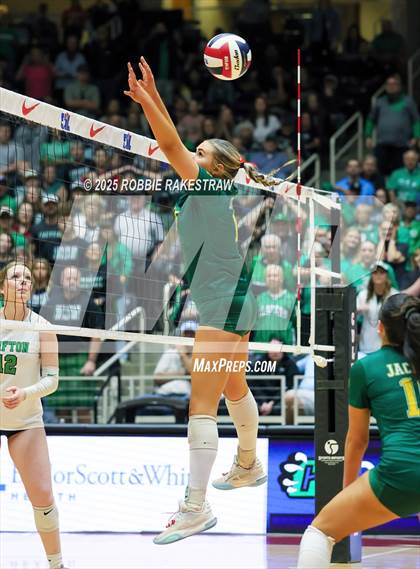 Thumbnail 1 in Clifton vs. Boyd (UIL 3A D2 Volleyball Final) photogallery.