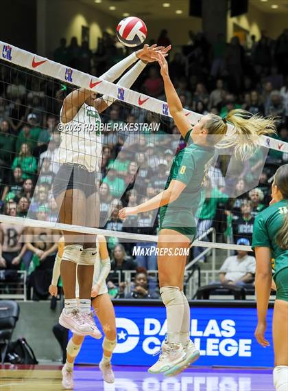 Thumbnail 2 in Clifton vs. Boyd (UIL 3A D2 Volleyball Final) photogallery.
