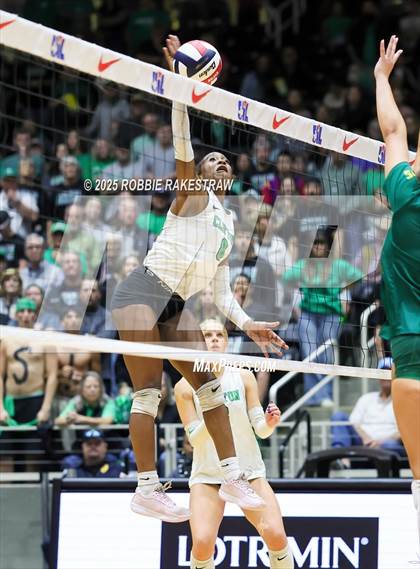 Thumbnail 1 in Clifton vs. Boyd (UIL 3A D2 Volleyball Final) photogallery.