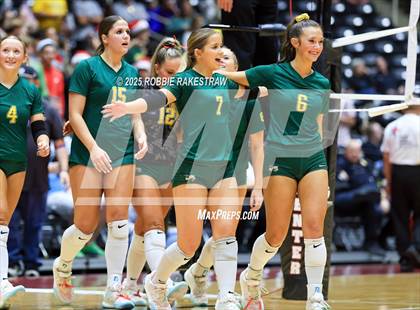 Thumbnail 1 in Clifton vs. Boyd (UIL 3A D2 Volleyball Final) photogallery.