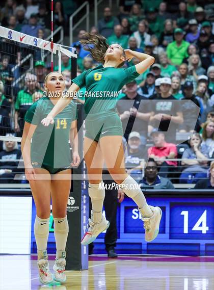 Thumbnail 1 in Clifton vs. Boyd (UIL 3A D2 Volleyball Final) photogallery.