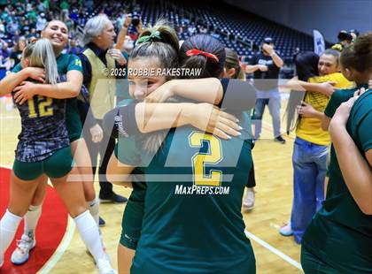 Thumbnail 1 in Clifton vs. Boyd (UIL 3A D2 Volleyball Final) photogallery.
